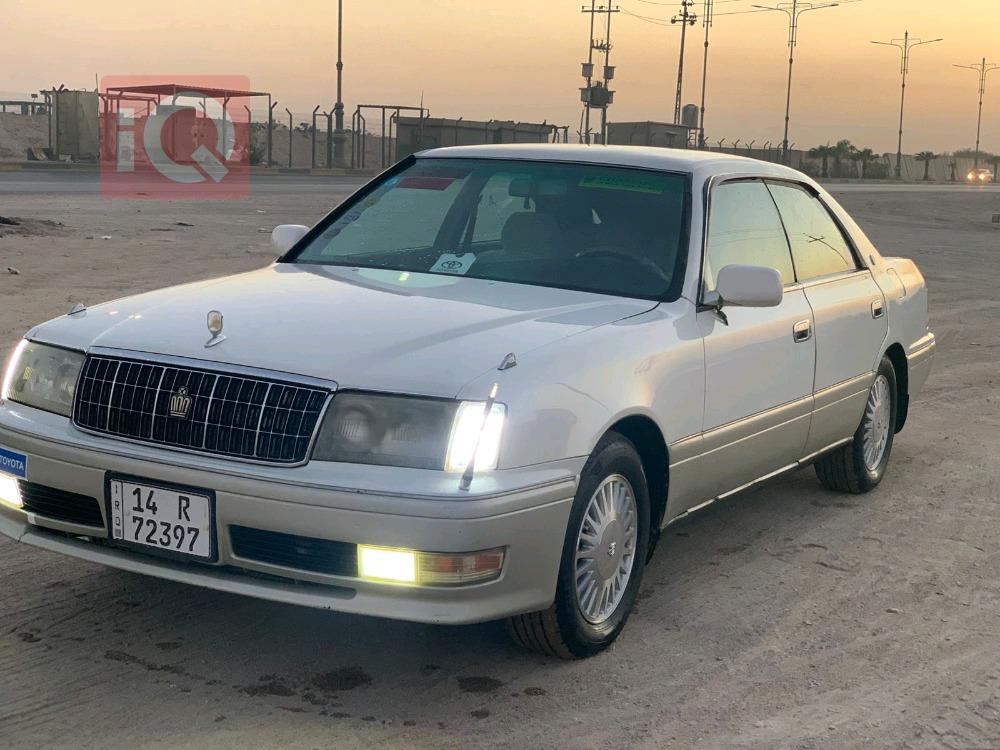 تۆیۆتا کراون